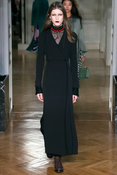 Look 13